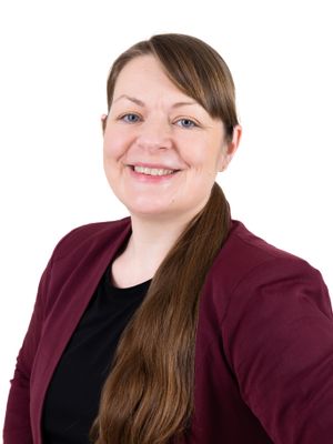 Syyskokous su 16.11.2025 klo 17 kerhohuoneella V-S Aluehallituksen pj., Kaarinan kaupunginvalt. pj. ja V-S Sos.dem.piirin pj. Niina Alho